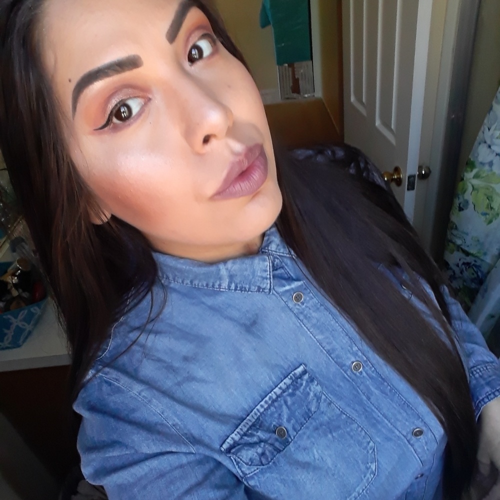 Meet your Posher, Lucinda